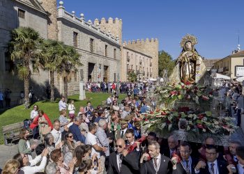 Izloženo očuvano tijelo svete Terezije Avilske: Tisuće ljudi dolazi ga vidjeti