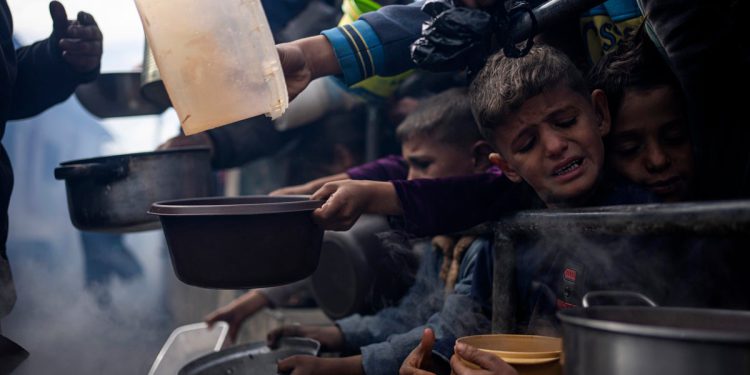 Izrael-Gaza Najnovije: Velika Britanija osuđuje Izrael zbog ‘monstruozne’ blokade, jer UN kaže da se nije distribuirala pomoć do sada