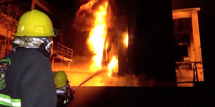 Izrael bombe jemenska luka Hodeidah nakon napada u blizini Tel Aviva