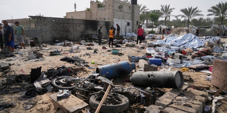 Izraelski zračni napadi ubijaju 100 u Gazi Strip, a “Kompletne obitelji” izbrisani su usred razgovora o prekidu vatre