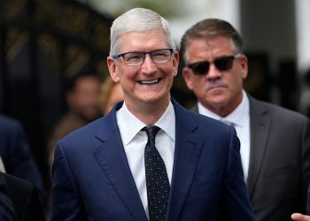 Izvršni direktor Applea Tim Cook nazvao je Grega Abbotta da ga pritisne kako bi zaustavio predložene državne zakone o sigurnosti djece na mreži