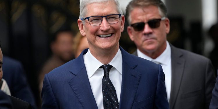 Izvršni direktor Applea Tim Cook nazvao je Grega Abbotta da ga pritisne kako bi zaustavio predložene državne zakone o sigurnosti djece na mreži