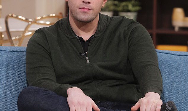 Jack Fincham otkriva svoju tajnu bitku s bulimijom dva desetljeća i priznaje da su mu potrebni ‘svakodnevni lijekovi’ zbog oštećenja svog tijela