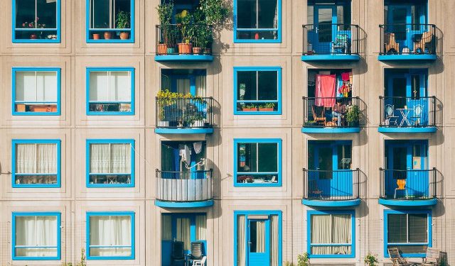 Javni poziv Grada Mostara: Subvencije do 7.500 KM za rješavanje stambenog pitanja mladih obitelji