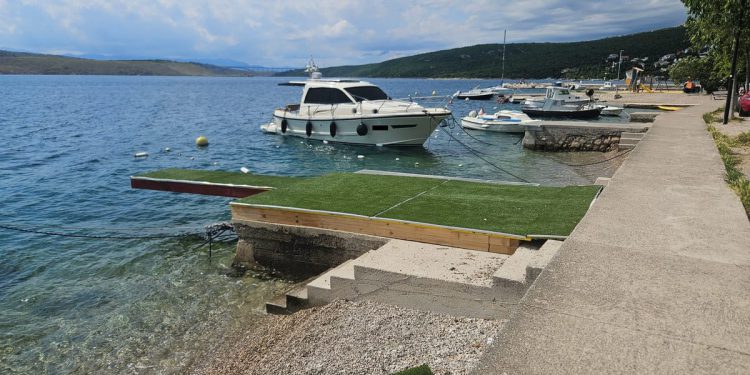 Je li ovo golf teren ili obala? Pogledajte ovu nakaradu iz Jadranova