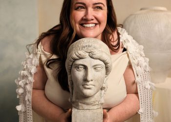 Jessica Gunning i Nicola Coughlan postavili su nagrađivane zaslone dok su vodeće dame BAFTAS-a razmažene u novom fotošopu