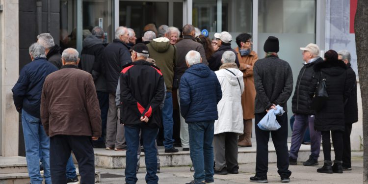 Jeste li znali da i mirovina može biti pod ovrhom, na tisuće umirovljenika je blokirano