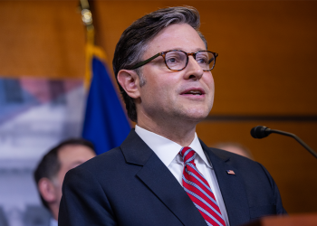 Johnson doseže uvjerljive kapice za odbitak soli od 40 000 dolara za Trumpov račun