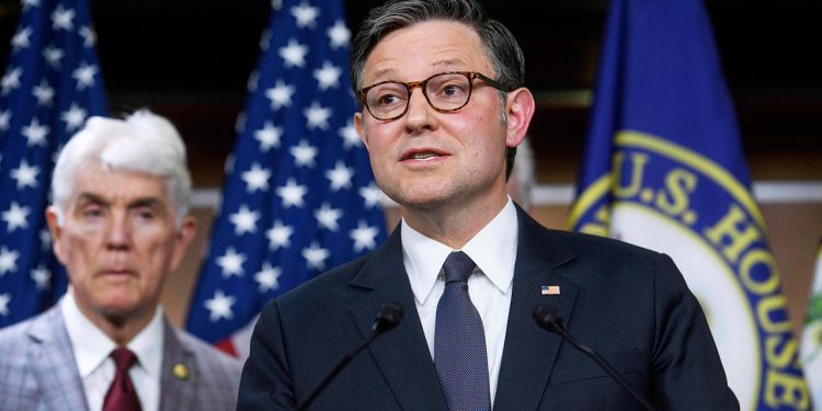 Johnson samouvjerena kuća može proći Trumpov “veliki, prekrasan Bill” do Dana sjećanja