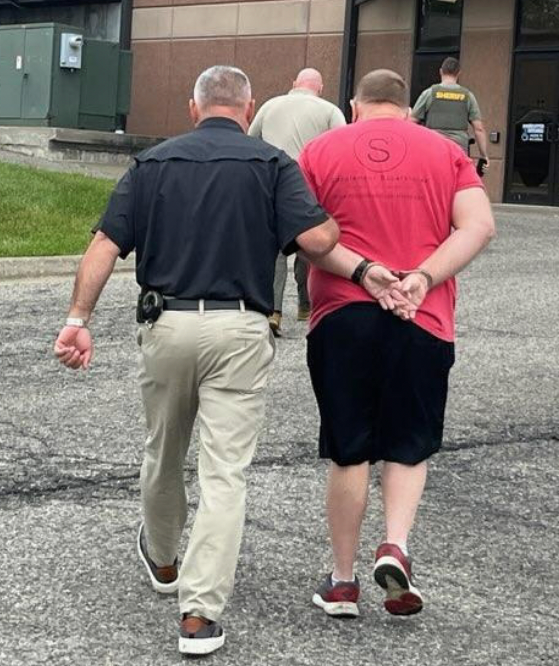 Jon Worrell je priveden u pritvor