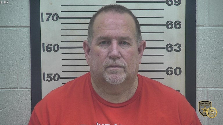 Jon Worrell odbijena je veza i suočena je s optužbama za ubojstvo u smrti svoje supruge Doris