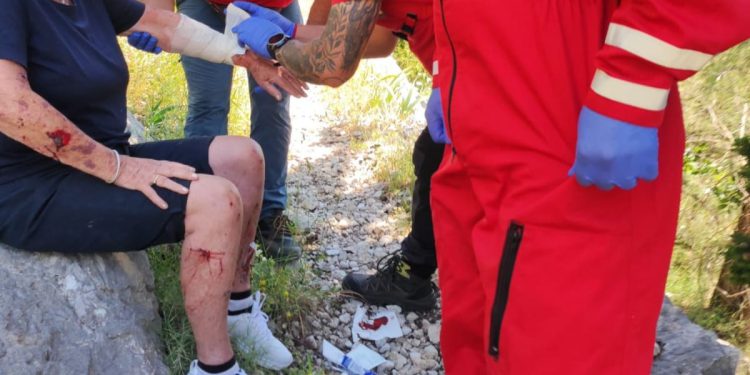 Još jedna herojska intervencija HGSS-a: Spašena strana državljanka nakon strašnog pada s visine od 8 metara