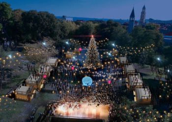 KORONA NIJE “UKRALA” ADVENT U SPLITU Bedem Cornaro postat će centar Splita: Svaku večer glazba uživo, donosimo kompletan program