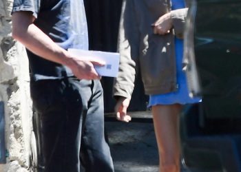 Kaia Gerber odustaje od glavnog pojma o novoj romansi tijekom izleta s glumcem Lewisom Pullmanom uoči Majčinog dana