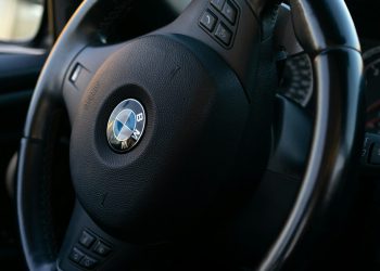 Kako jeftino možete kupiti luksuzni automobil
