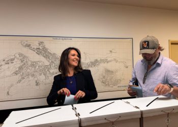 Kandidatkinja za gradonačelnicu Anita Bonačić Obradović glasala u pratnji supruga