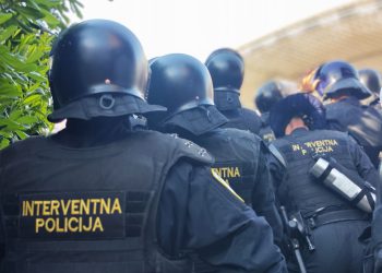 Kaos nakon utakmice: U Splitu privedeno 160 ljudi, napadnuti policajci kod Poljuda