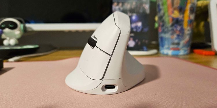 Keychron M5 Ergonomski pregled miša