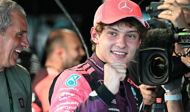 Kimi Antonelli uzima Shock Pole za utrku sprint sprint u Miami GP – kao što je Mercedes Rookie, 18, rubovi Lando Norris i Oscar Piastri nakon vrhunskog zaslona