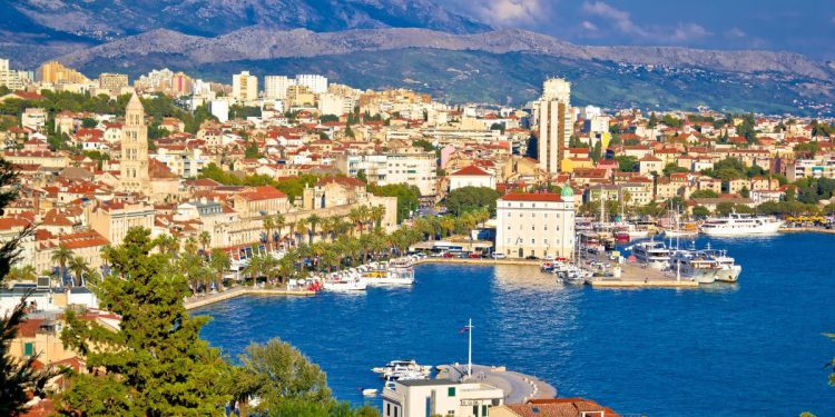 Koncert na splitskom Peristilu povodom 1100. obljetnice krunidbe kralja Tomislava