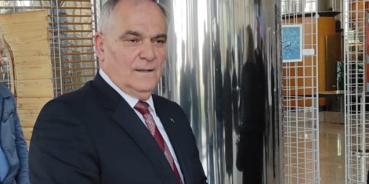 Koncesiju na plažu sud dodijelio tvrtki iz Zagreba, župan Boban godinu dana skriva dokumente i priznao da odbija provesti odluku suda!