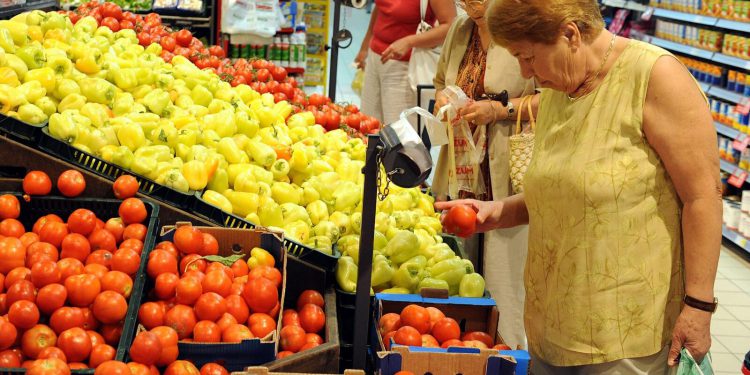 Konzum, Lidl, i Spar najviše zaradili; prosječna plaća u trgovini na malo 941 euro