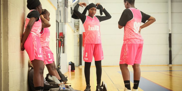 Košarkašica je stala na stranu za svoju maramu. Francuska ih sada može zabraniti u svim sportovima