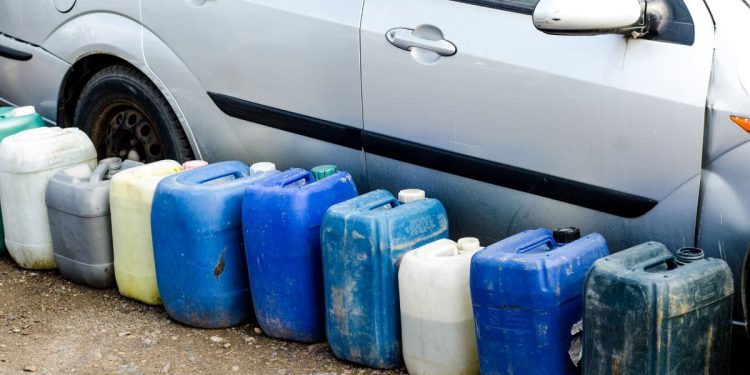 Krali gorivo direktno iz INA-inog cjevovoda i prevozili ga za Zadar, Vodice, Murter…