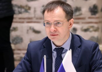 Kremlj imenuje delegaciju za Ukrajinske razgovore – RT Rusija i bivši Sovjetski Savez