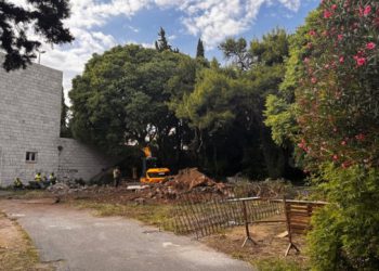 Krenulo uređenje parkinga kod Orsana (FOTO)