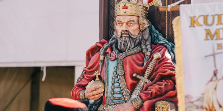 Kretenizacija i ridikulizacija javnih spomenika i prostora!