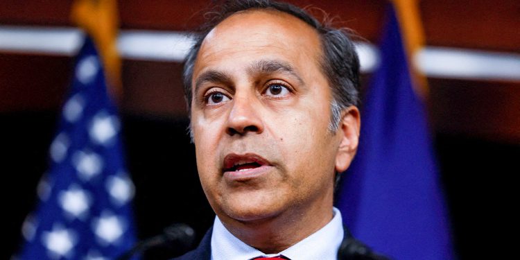 Krishnamoorthi se pridružuje natjecateljskoj utrci Senata Illinois, kritizira Trumpa i Musk