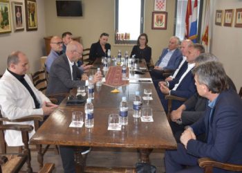 Lasić zahtjeva da brza cesta bude do Debelog Brijega, traži rekonstrukciju ceste do Vitaljine, dodatne trake na graničnom prijelazu i nogostup