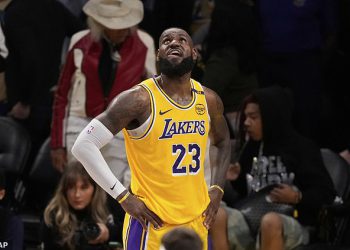 LeBron James održati razgovore o umirovljenju sa suprugom Savannah nakon što Lakersi sruše doigravanje NBA