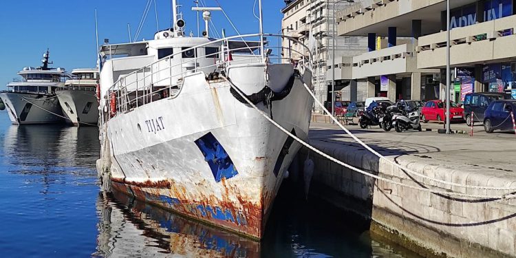 Legendarni Tijat još uvijek čeka da postane ploveći muzej