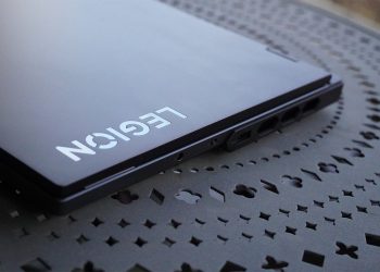 Lenovo Legion 5i 16 “RTX 4070 Igračko prijenosno računalo pada na 1200 USD na Amazonu