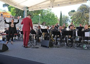 Liga protiv raka Zadar organizirala besplatni koncert Jazz orkestra HRT-a na Trgu Petra Zoranića