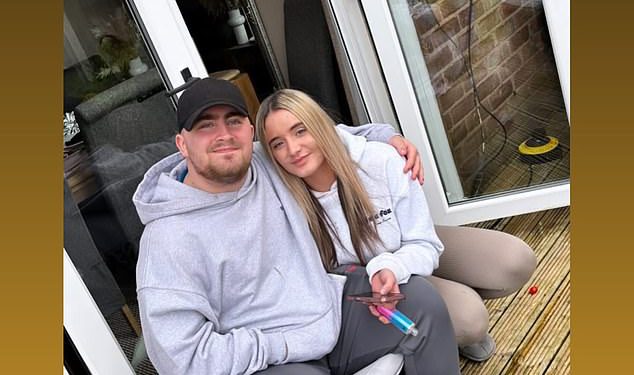 Luke Littler javno objavljuje svoje tajno ‘prijateljstvo’ sa 19-godišnjom zabavnom kozmeticom