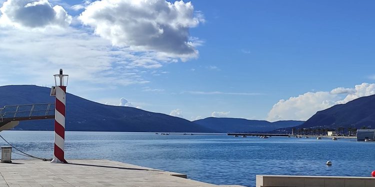 MORSKA POSLA Izložba šibenskih fotografa u crnogorskom Tivtu