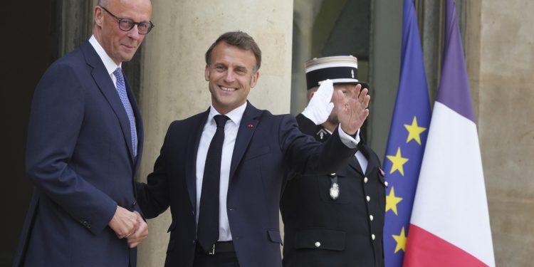 Macron najavio zajedničko francusko-njemačko obrambeno vijeće. Merz rekao nešto važno