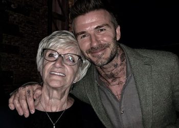 Majka Davida Beckhama Sandra dijeli slatki isječak iz vremena kad je bila dijete dok ona odaje počast sinu na njegov 50. rođendan