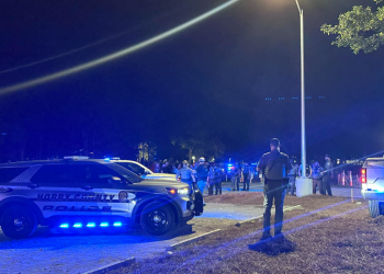 Mala pucnjava u rijeci: Napad na Dan sjećanja u gradu plaže Južne Karoline ozljeđuje najmanje 11 ljudi