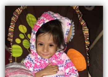 Mama je uhićena nakon što je izgladila dijete u ormaru. Sada policajci traže njezinu sestru koja nedostaje od 2017. godine