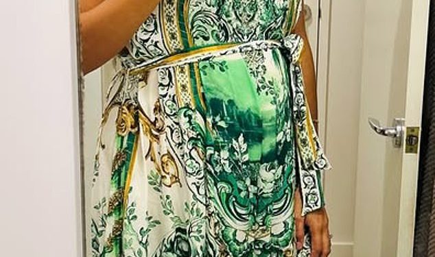 Manekenka Samantha Harris prvi put je najavila svoje bebe kvrga otkako je najavila trudnoću sa suprugom Lukeom