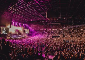 Mase vjernika dolaze na ‘Progledaj srcem’: Dva dana ispunjena molitvom, glazbom i Isusom