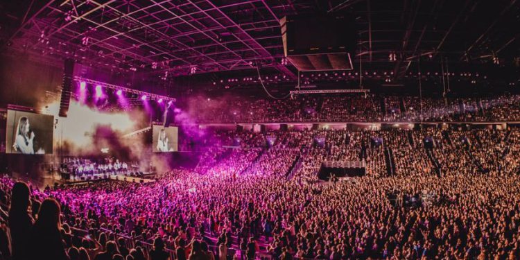 Mase vjernika dolaze na ‘Progledaj srcem’: Dva dana ispunjena molitvom, glazbom i Isusom