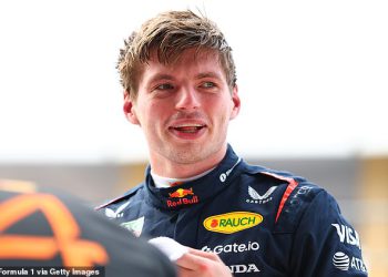 Max Verstappen slavi da postane otac zauzimajući Pole poziciju na Miami Grand Prixu ispred Landa Norrisa – dok Lewis Hamilton izdržava kvalifikacije za noćnu moru