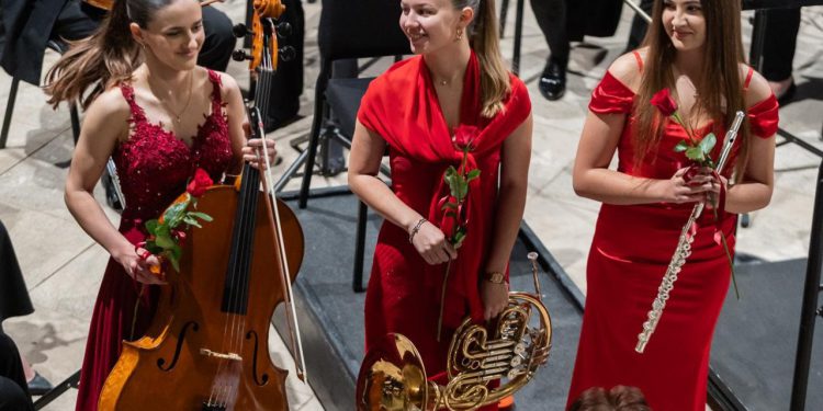 Mladi umjetnici iz glazbenih škola nastupili u Kneževom dvoru