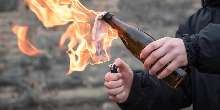 Molotovljev koktel: simbol otpora i borbe za slobodu