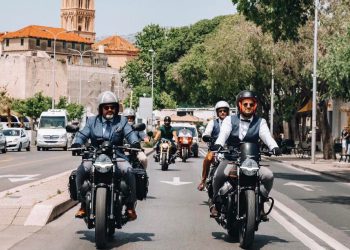 Moto vožnja Splitom u finim odijelima protiv raka prostate